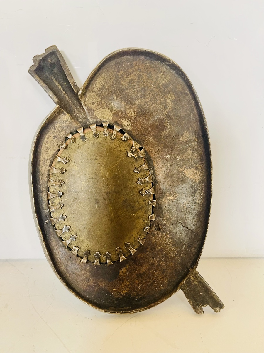 Pair Of Bronze Frames. -photo-4